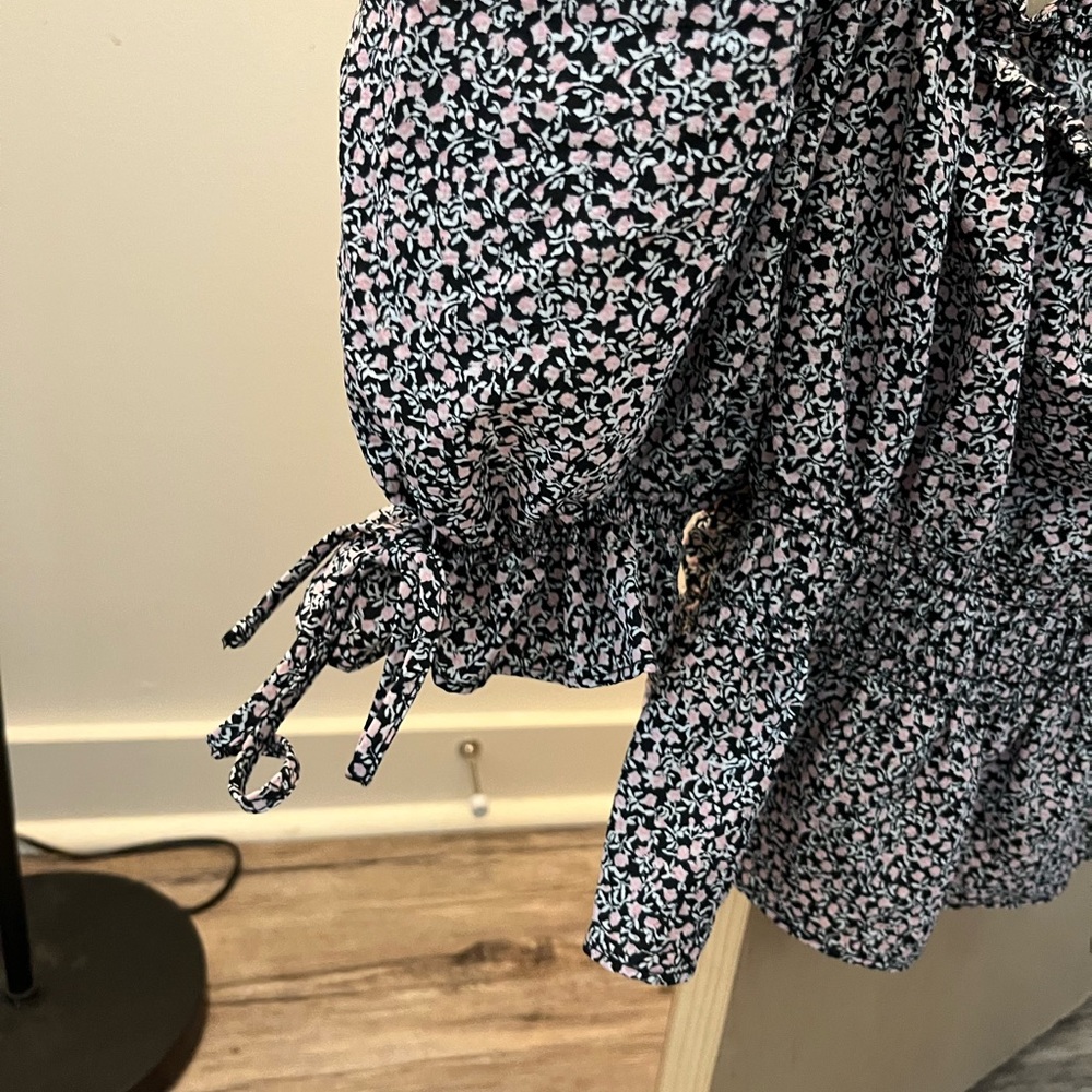 H&M Short Sleeve Top - Picture 3 of 6